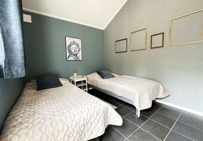 Stuga i Timmersdala - Trevlig semesterbostad vid sjön Vristulven | SE08049 Stuga i Timmersdala - Trevlig semesterbostad vid sjön Vristulven | SE08049