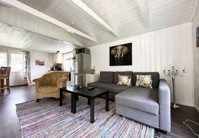 Stuga i Timmersdala - Trevlig semesterbostad vid sjön Vristulven | SE08049 Stuga i Timmersdala - Trevlig semesterbostad vid sjön Vristulven | SE08049