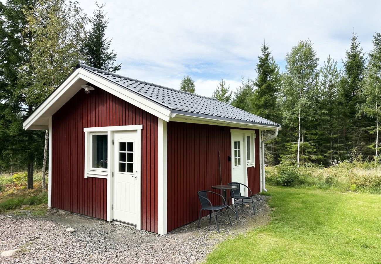 Stuga i Timmersdala - Trevlig semesterbostad vid sjön Vristulven | SE08049