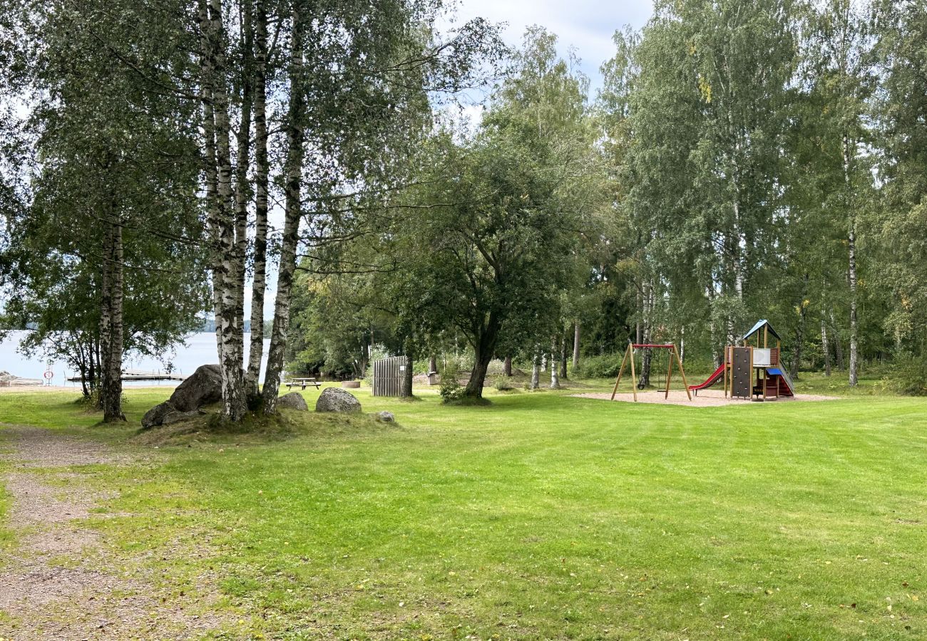 Stuga i Timmersdala - Trevlig semesterbostad vid sjön Vristulven | SE08049