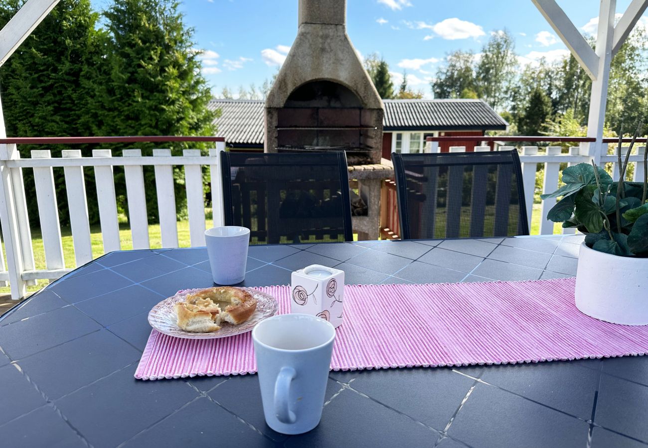 Stuga i Kil - Mysig stuga i Kil nära sjön Fryken | SE18027