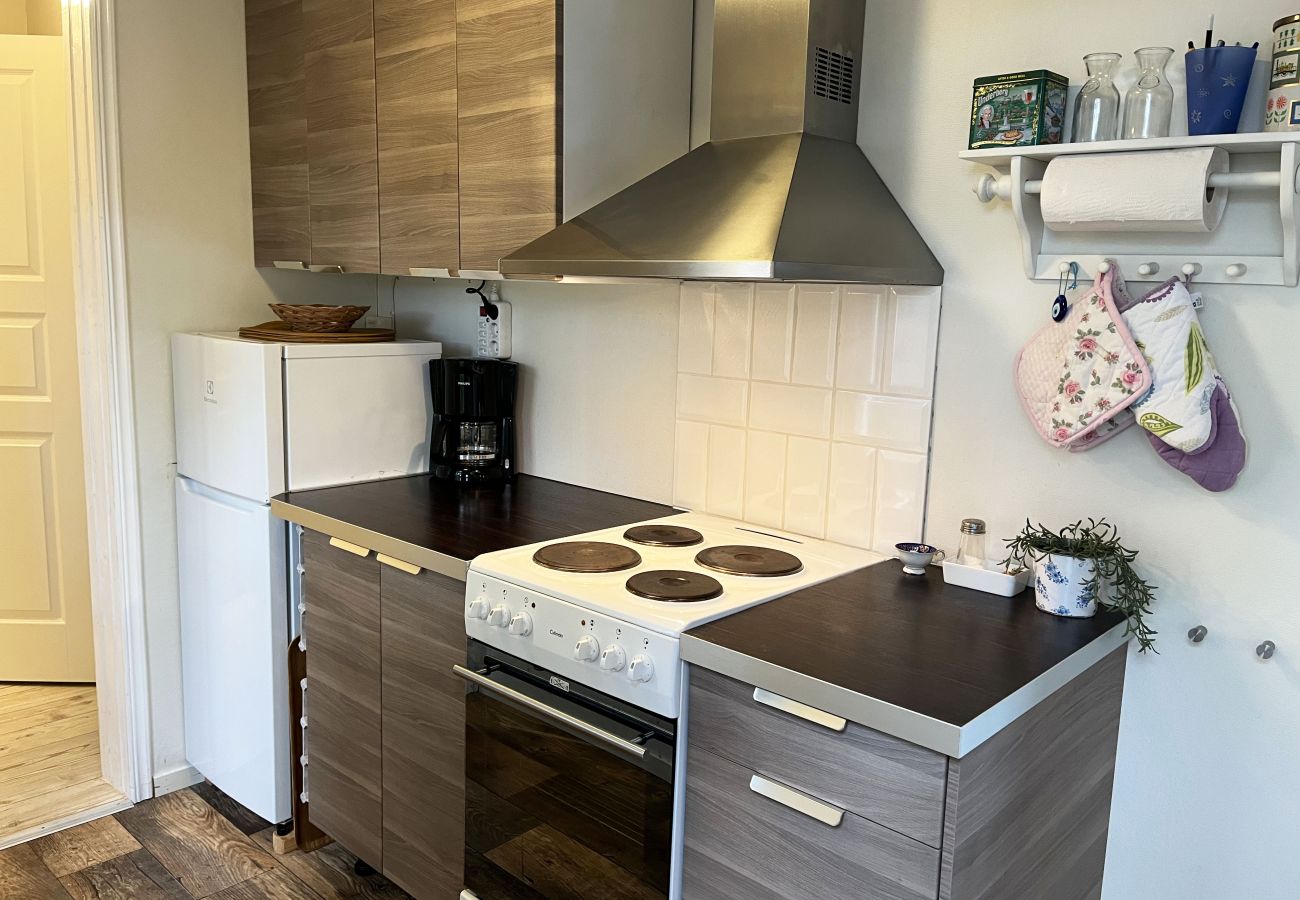 Stuga i Oskarshamn - Renoverad och fin stuga belägen på liten havstomt utanför Oskarshamn I SE05045