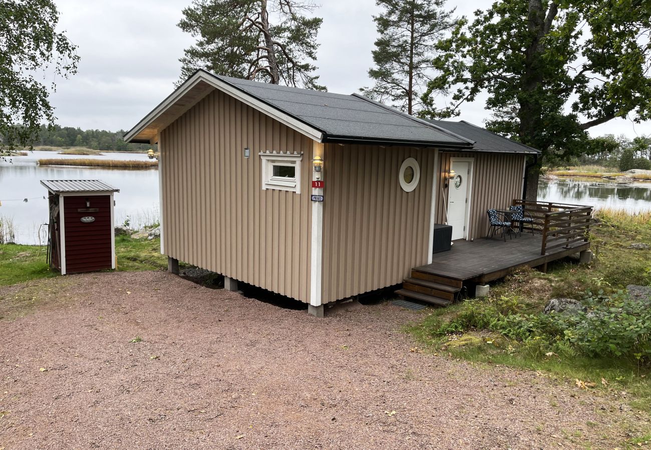 Stuga i Oskarshamn - Renoverad och fin stuga belägen på liten havstomt utanför Oskarshamn I SE05045