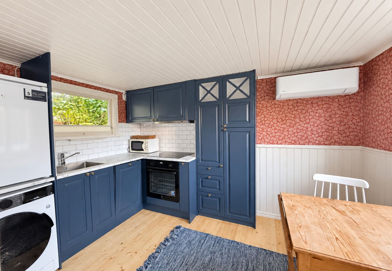 Studio i Vejbystrand - Mysig röd stuga i Vejbystrand nära stranden | SE01069