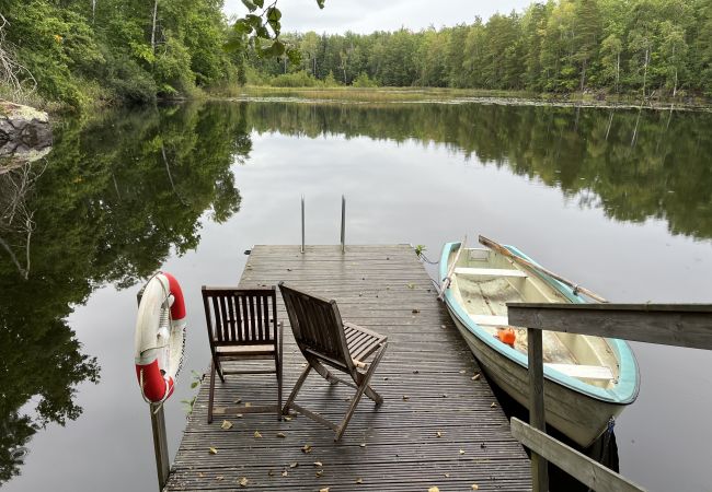 Stuga i Fårbo - Fin stuga belägen i gammal kvarnmiljö | SE05048