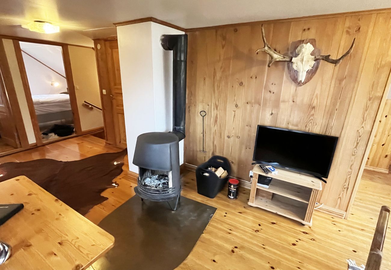 Stuga i Fårbo - Fin stuga belägen i gammal kvarnmiljö | SE05048