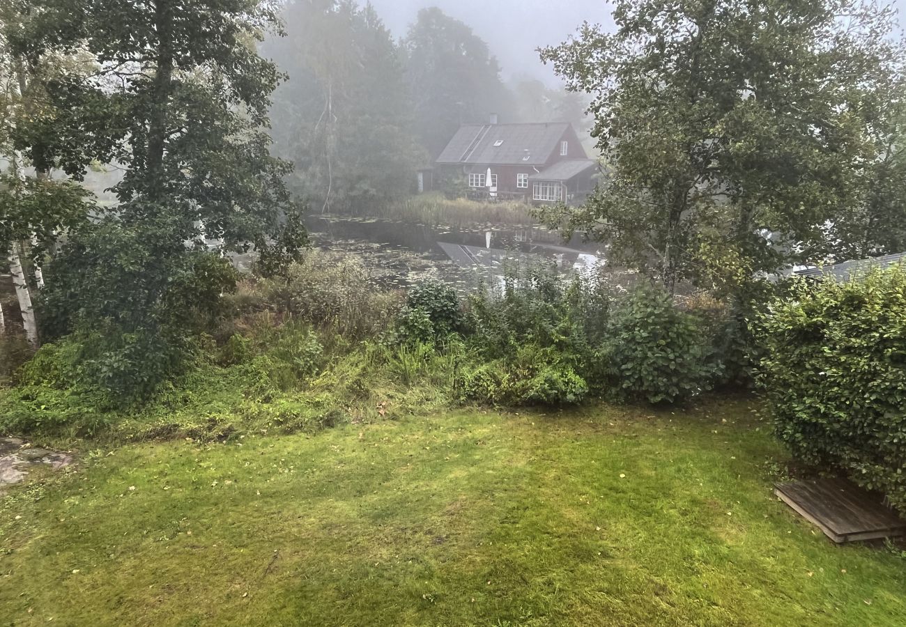 Stuga i Fårbo - Fin stuga belägen i gammal kvarnmiljö | SE05048