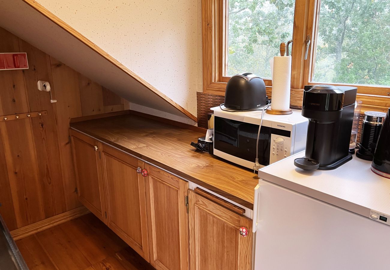Stuga i Fårbo - Fin stuga belägen i gammal kvarnmiljö | SE05048