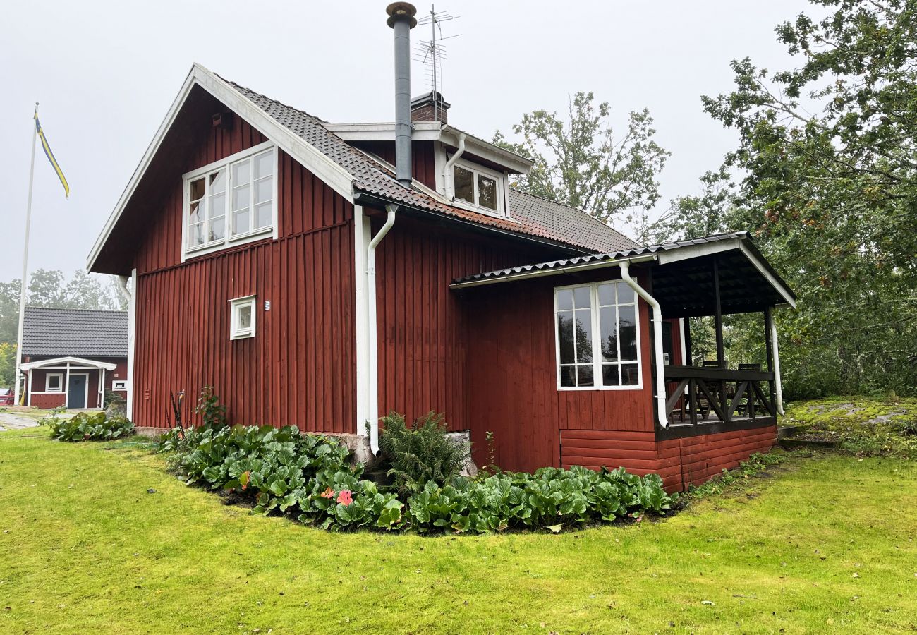 Stuga i Fårbo - Fin stuga belägen i gammal kvarnmiljö | SE05048