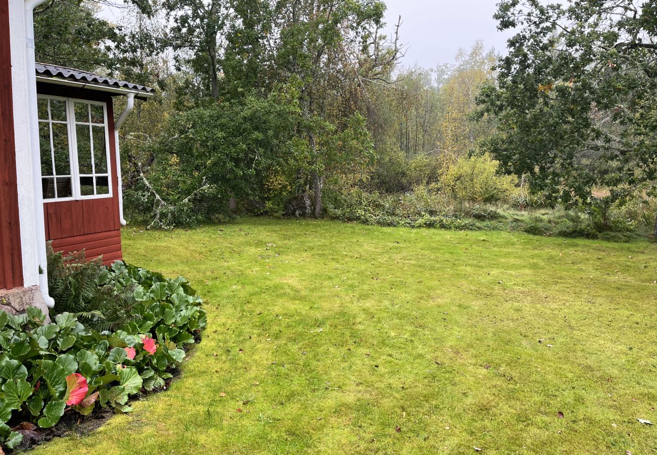 Stuga i Fårbo - Fin stuga belägen i gammal kvarnmiljö | SE05048