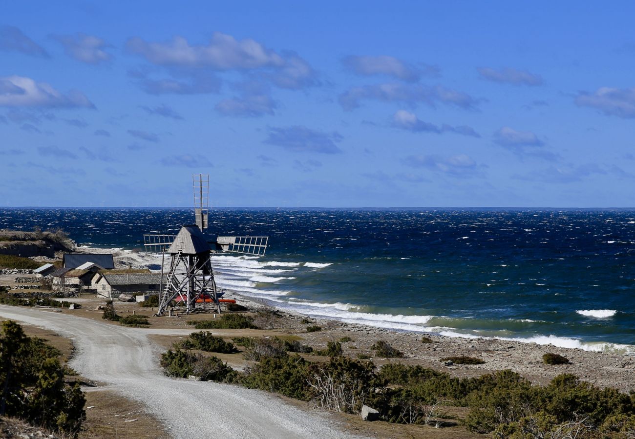 Stuga i Löttorp - Mysig stuga med utsikt över havet belägen vid Sandvik | SE04042
