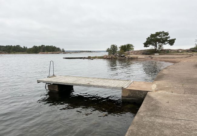Stuga i Oskarshamn - Fin stuga belägen på en havstomt utanför Oskarshamn | SE05047