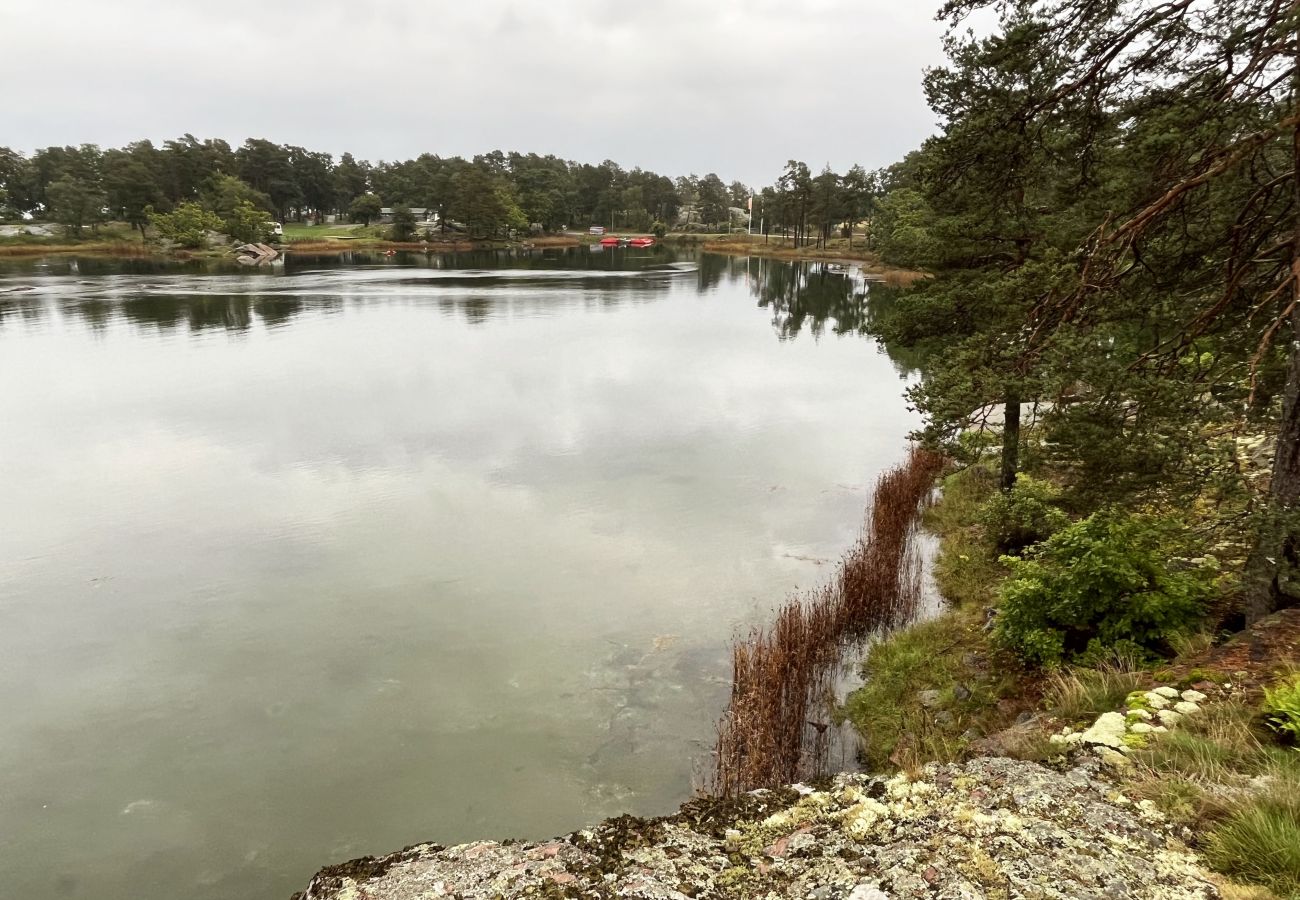 Stuga i Oskarshamn - Fin stuga belägen på en havstomt utanför Oskarshamn | SE05047