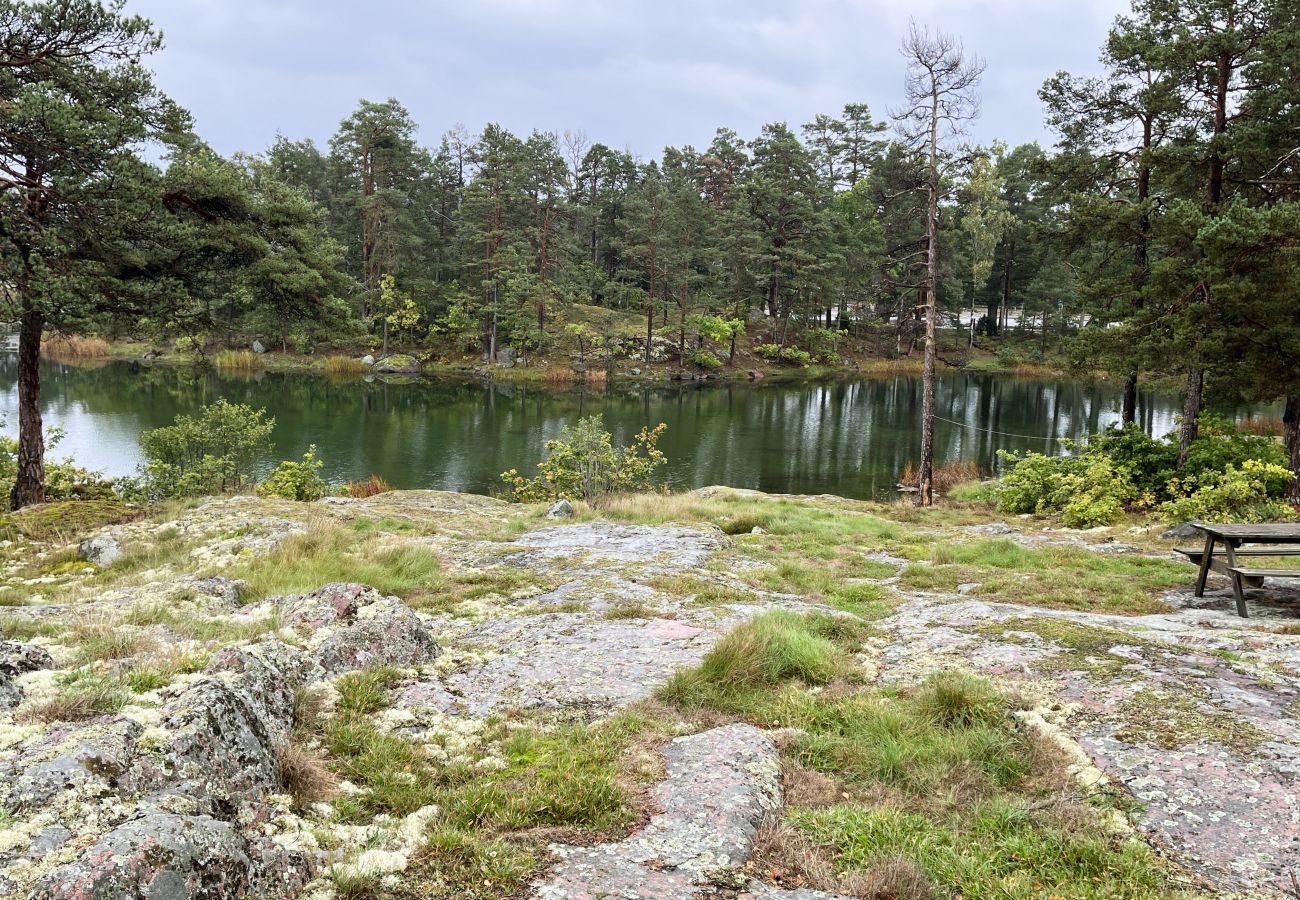 Stuga i Oskarshamn - Fin stuga belägen på en havstomt utanför Oskarshamn | SE05047