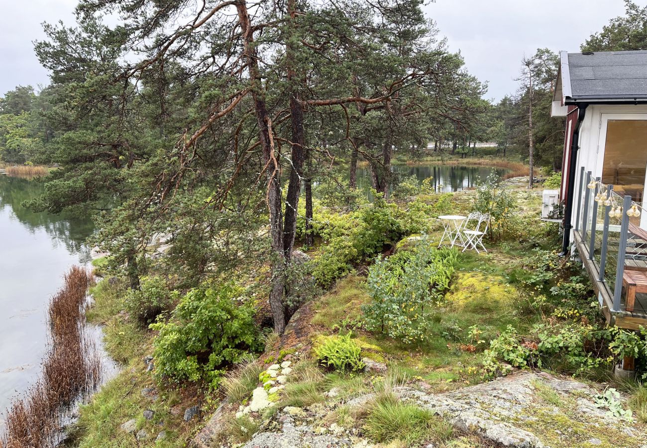 Stuga i Oskarshamn - Fin stuga belägen på en havstomt utanför Oskarshamn | SE05047