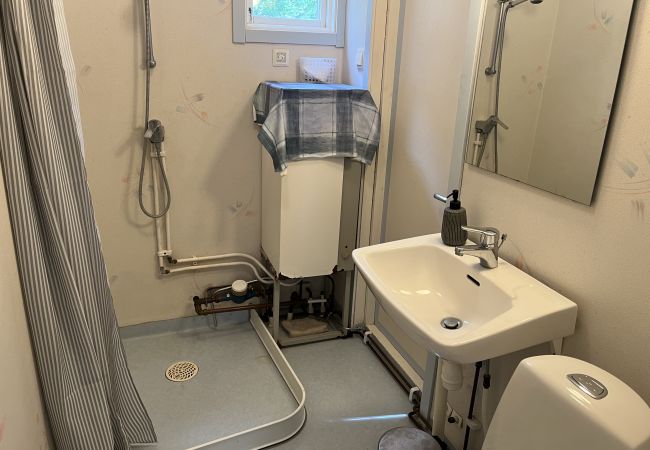 Stuga i Färjestaden - Trevlig stuga med gångavstånd till Färjestaden | SE04040 Stuga i Färjestaden - Trevlig stuga med gångavstånd till Färjestaden | SE04040