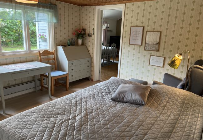 Stuga i Färjestaden - Trevlig stuga med gångavstånd till Färjestaden | SE04040 Stuga i Färjestaden - Trevlig stuga med gångavstånd till Färjestaden | SE04040