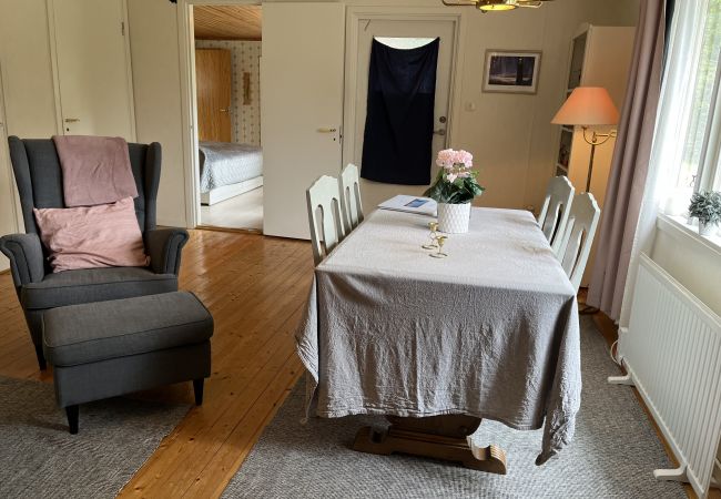 Stuga i Färjestaden - Trevlig stuga med gångavstånd till Färjestaden | SE04040 Stuga i Färjestaden - Trevlig stuga med gångavstånd till Färjestaden | SE04040