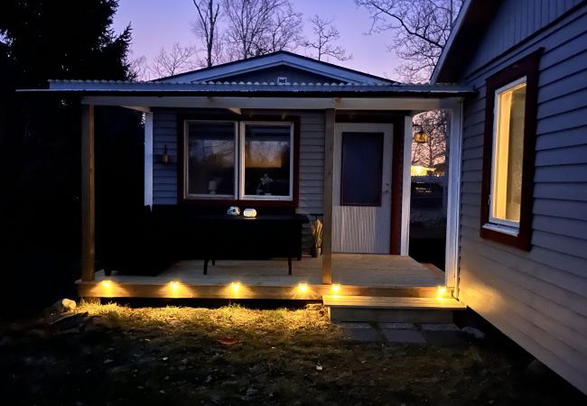 Stuga i Färjestaden - Trevlig stuga med gångavstånd till Färjestaden | SE04040 Stuga i Färjestaden - Trevlig stuga med gångavstånd till Färjestaden | SE04040