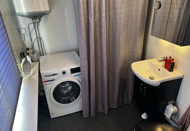 Stuga i Vingåker - Trevlig röd stuga nära sjön Hjälmaren och Vingåker | SE11019 Stuga i Vingåker - Trevlig röd stuga nära sjön Hjälmaren och Vingåker | SE11019