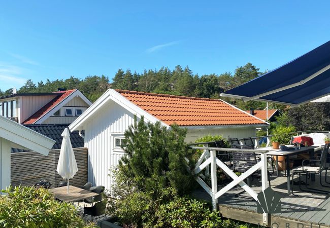 Stuga i Fjällbacka - Modern och mysig stuga nära vackra Fjällbacka | SE09044