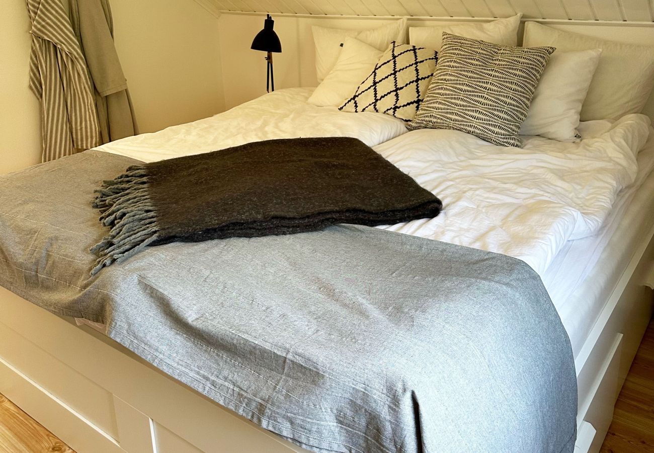 Stuga i Fjällbacka - Modern och mysig stuga nära vackra Fjällbacka | SE09044