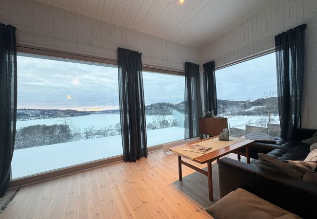 Stuga i Munkedal - Unik villa med fantastisk utsikt i Munkedal | SE09047