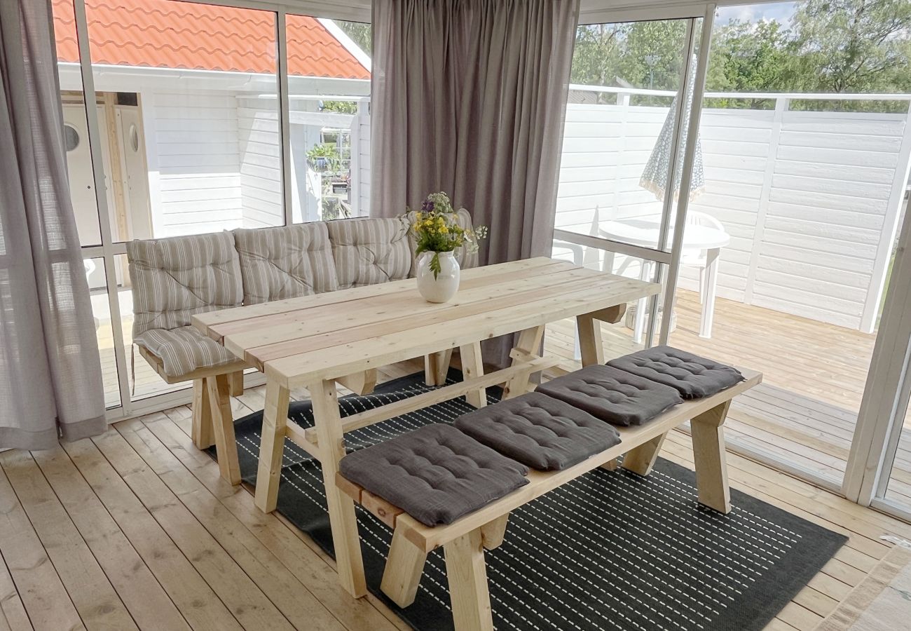 Stuga i Tånnö - Renoverad fin stuga belägen utanför Värnamo och bara 30 meter från sjön Flåren | SE07055