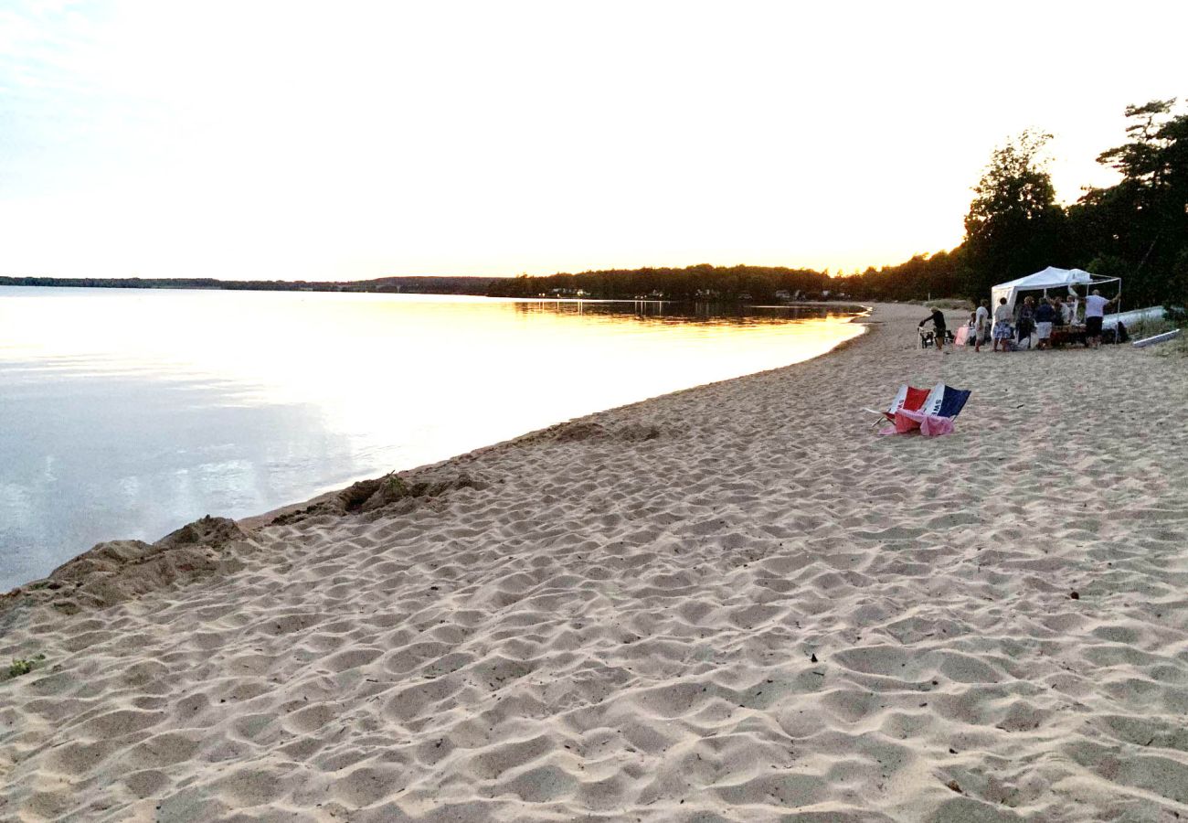 Stuga i Motala - Villa i Motala nära Varamon strand | SE10019
