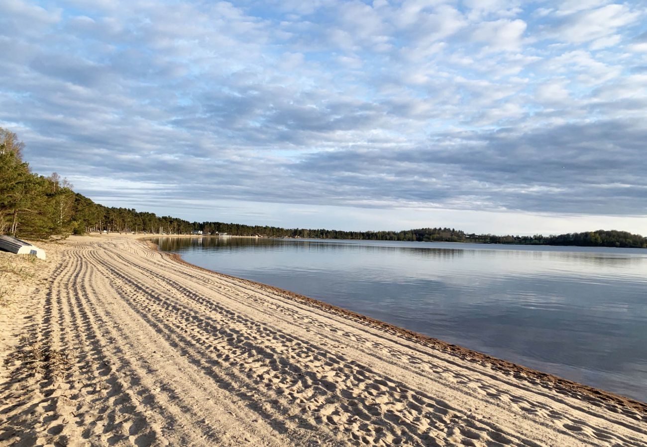 Stuga i Motala - Villa i Motala nära Varamon strand | SE10019