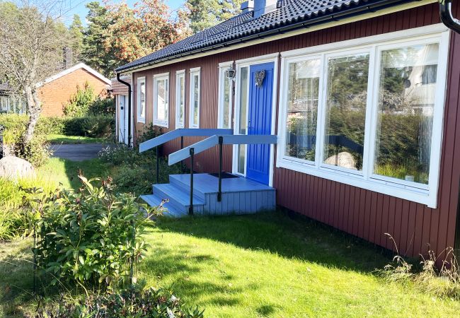 Stuga i Storebro - Stor och rymlig villa belägen i Storebro med närhet till en fin badplats | SE05059 Stuga i Storebro - Stor och rymlig villa belägen i Storebro med närhet till en fin badplats | SE05059
