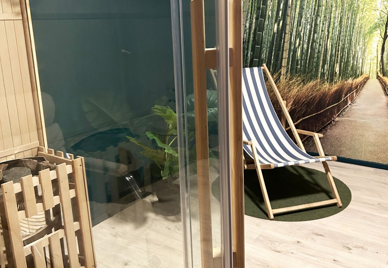 Stuga i Storebro - Stor och rymlig villa belägen i Storebro med närhet till en fin badplats | SE05059
