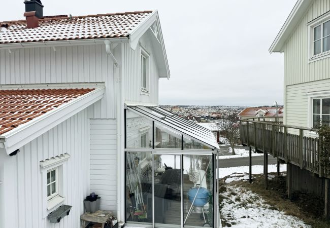 Stuga i Skärhamn - Väldisponerad villa i central Skärhamn, Tjörn | SE09050