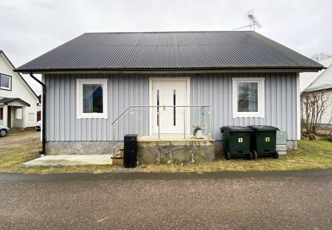 Stuga i Ljungbyhed - Nyrenoverat semesterhus centralt i Ljungbyhed | SE01062 
