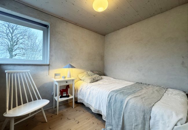 Stuga i Gotlands Tofta - Arkitekt ritat drömhus på västra Gotland | SE12025