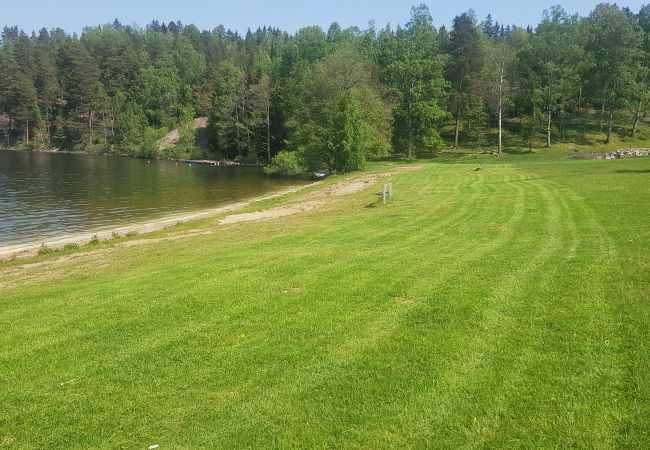 Stuga i Nyköping - Stort hus, Baggetorp, med nära bad och fiske i Nyköping | SE14017