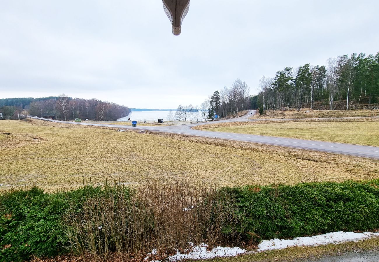 Stuga i Nyköping - Stort hus, Baggetorp, med nära bad och fiske i Nyköping | SE14017