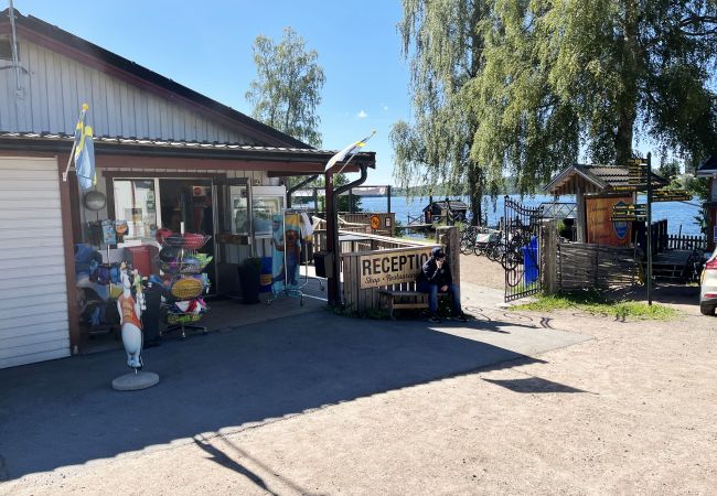 Stuga i Vimmerby - Nybyggd gäststuga belägen i Vimmerby | SE05065 Stuga i Vimmerby - Nybyggd gäststuga belägen i Vimmerby | SE05065