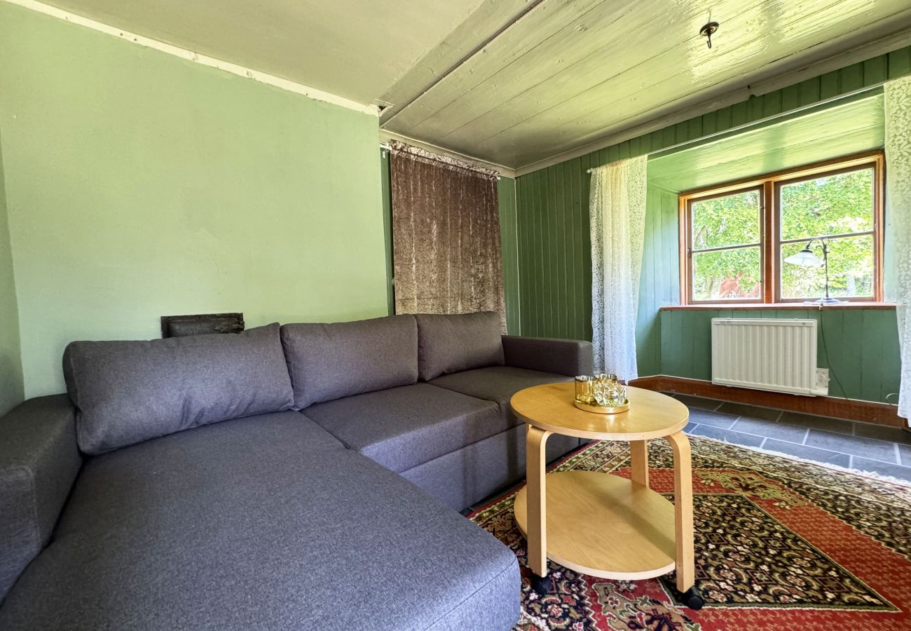 Stuga i Romakloster - Genuint Gotlandhus med stor trädgård i Roma | SE12026