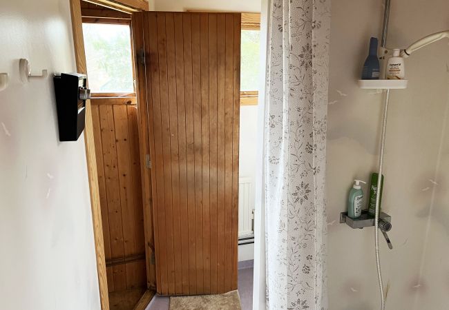 Stuga i Löttorp - Mysig stuga med närhet till hav och fina sandstränder öster om Löttorp | SE04047 Stuga i Löttorp - Mysig stuga med närhet till hav och fina sandstränder öster om Löttorp | SE04047