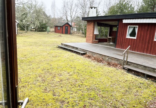 Stuga i Löttorp - Mysig stuga med närhet till hav och fina sandstränder öster om Löttorp | SE04047 Stuga i Löttorp - Mysig stuga med närhet till hav och fina sandstränder öster om Löttorp | SE04047