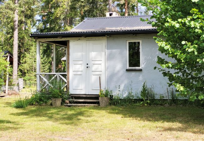 Stuga i Slite - Trevligt semesterhus vid Gotlands barnvänligaste strand Vitviken/Åminne | SE12048