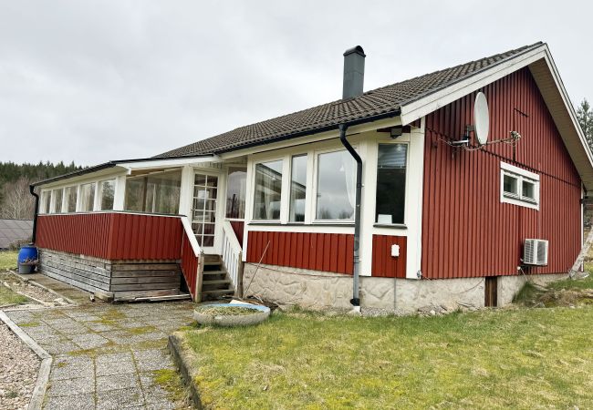 Stuga i Rävlanda - Lantligt belägen villa utanför Rävlanda | SE08056