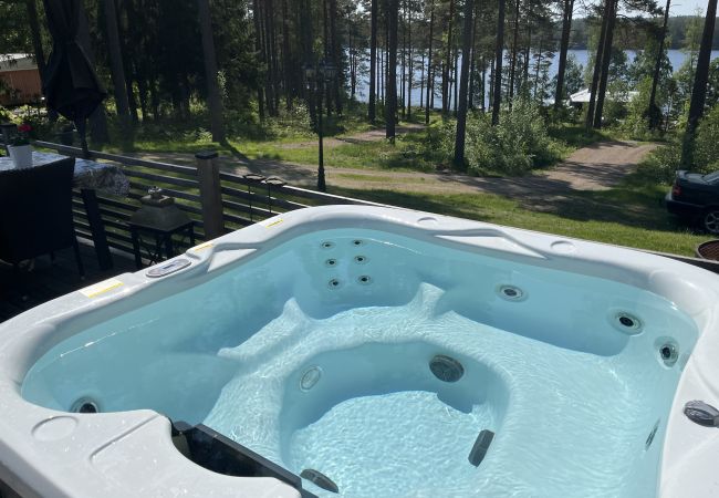 Stuga i Vena - Stor villa med SPA och sjöutsikt utanför Hultsfred | SE05067 Stuga i Vena - Stor villa med SPA och sjöutsikt utanför Hultsfred | SE05067
