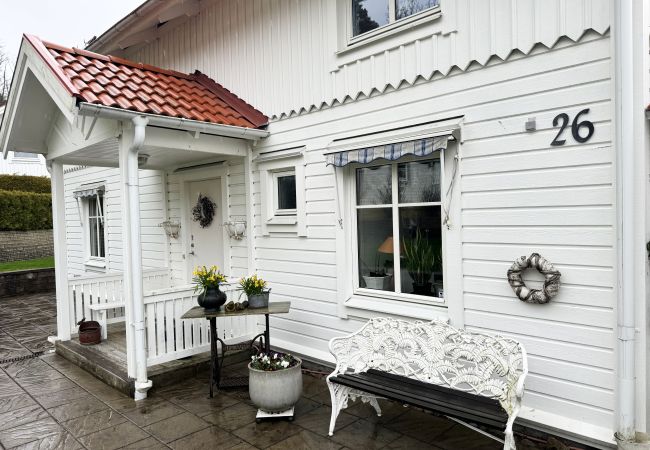 Stuga i Uddevalla - Exklusiv villa med havsutsikt i Uddevalla | SE09057
