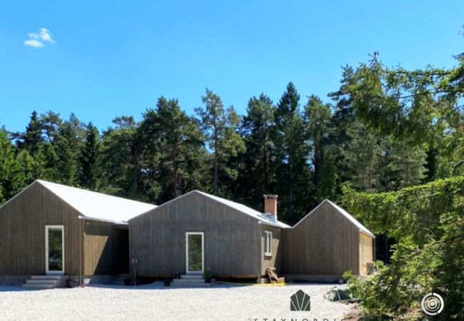  i Slite - Unikt arkitektritat hus 200 meter från en av Gotlands finaste stränder | SE12049