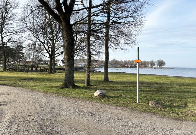 Stuga i Hagby - Trivsam stuga belägen i Sandvik, 100 meter från en havsvik | SE05070
