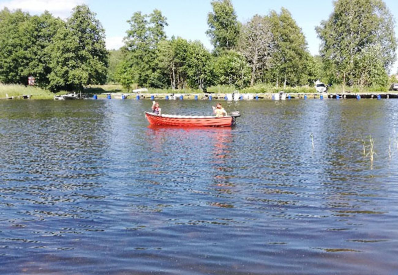 Stuga i Nyköping - Hus med sjötomt och egen brygga på Skansholmen utanför Nyköping | SE14018