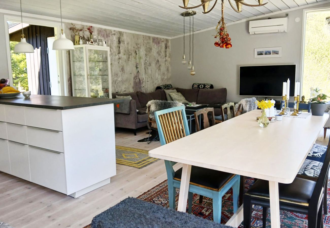 Stuga i Lärbro - Fin stuga i Lärbro, 150 m från en av Gotlands lugnaste stränder | SE12051