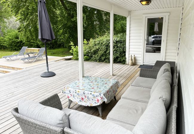 Stuga i Byxelkrok - Fin stuga med pool och havsutsikt nära Byxelkrok | SE04051 Stuga i Byxelkrok - Fin stuga med pool och havsutsikt nära Byxelkrok | SE04051